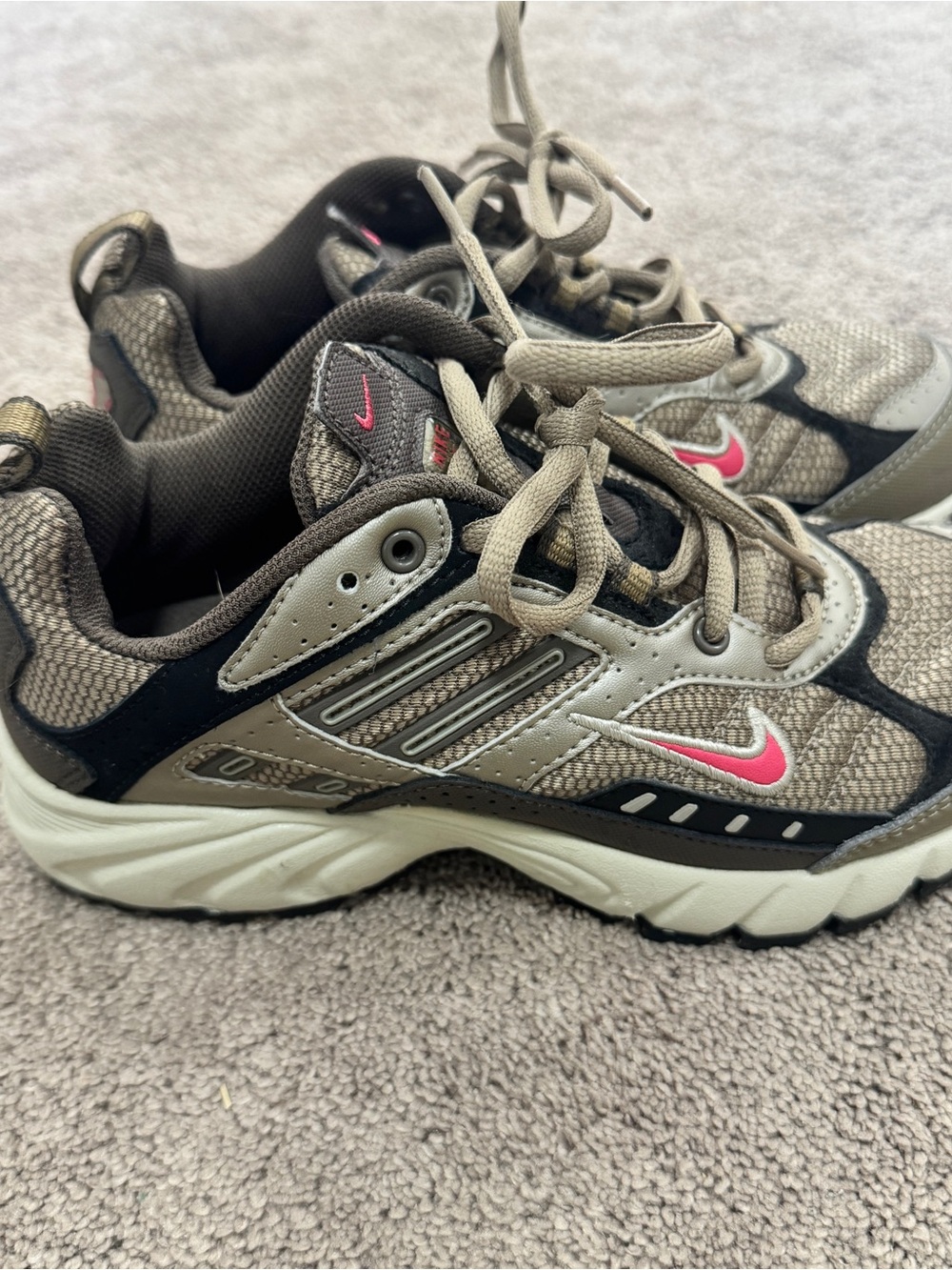 Nike Women's Beige, Brown & Pink Trail sneakers